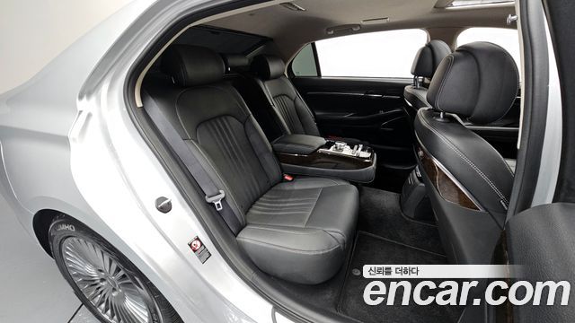 Genesis G90 2019 — photo 12