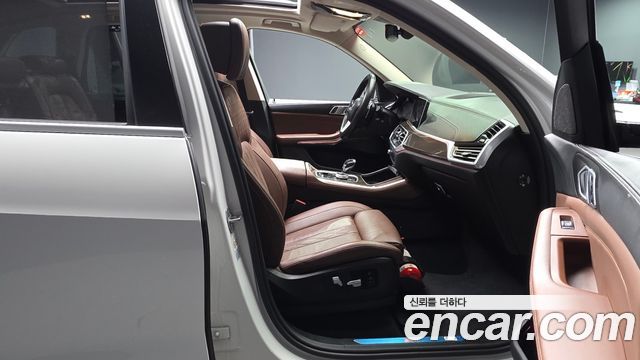 BMW X5 2022 — photo 11