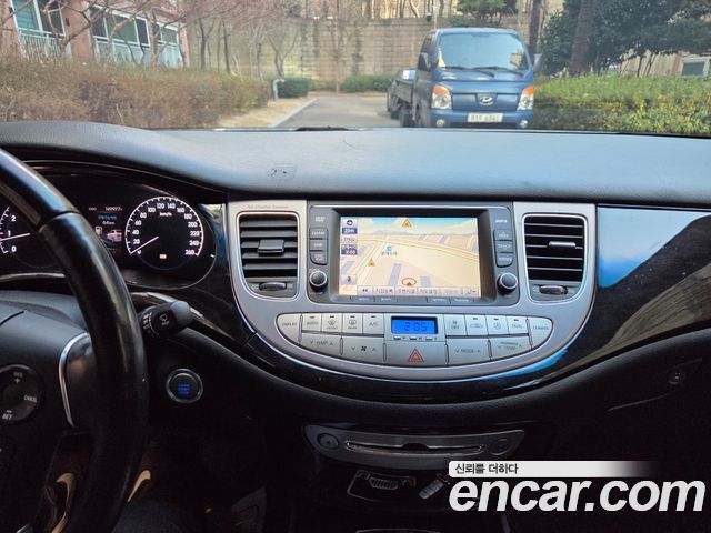Hyundai Genesis 2012 — photo 13