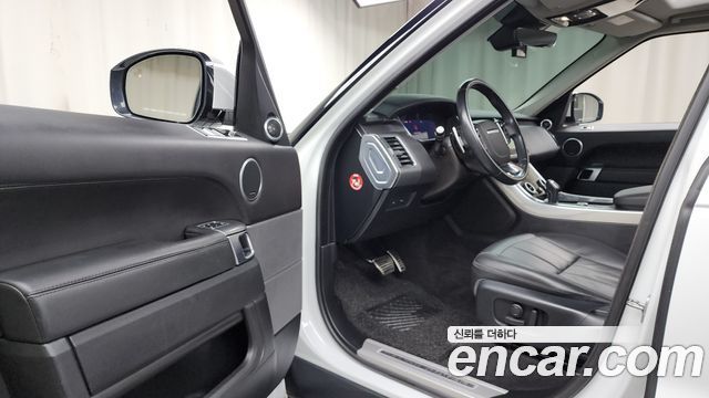 Land Rover Range Rover Sport 2018 — photo 10