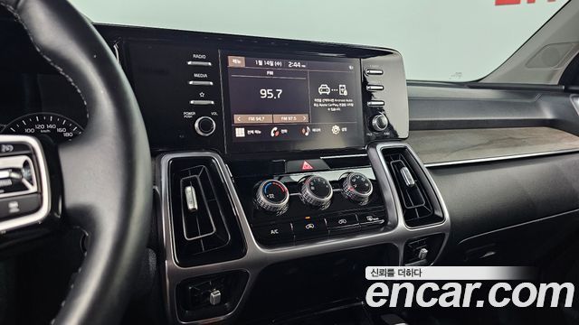 Kia Sorento 2023 — photo 17