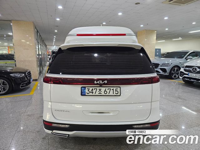 Kia Canival 2022 — photo 4