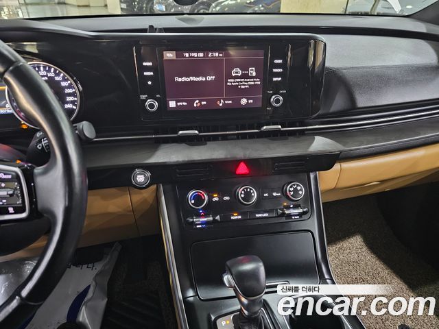 Kia Canival 2022 — photo 9