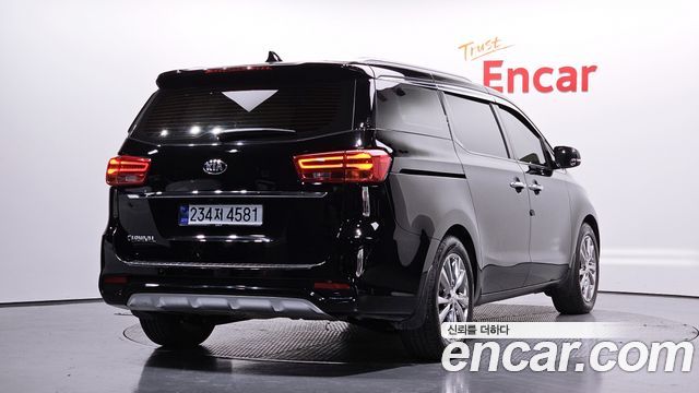 Kia Canival 2020 — photo 2