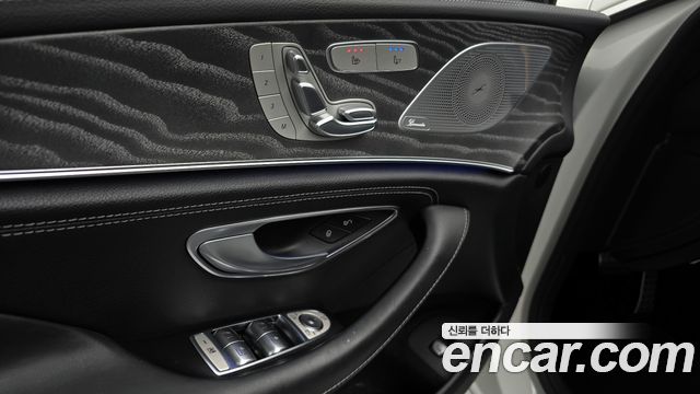 Mercedes-Benz CLS-Class 2023 — photo 17