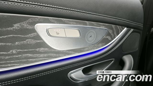 Mercedes-Benz CLS-Class 2023 — photo 19