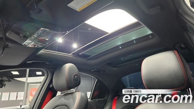 Mercedes-Benz C-Class 2017 — photo 19
