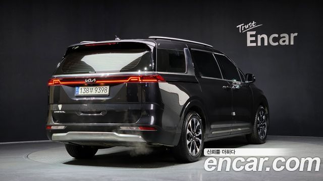 Kia Canival 2023 — photo 2