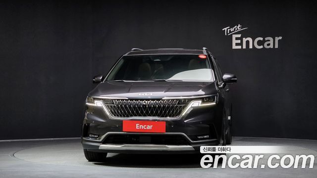 Kia Canival 2023 — photo 3