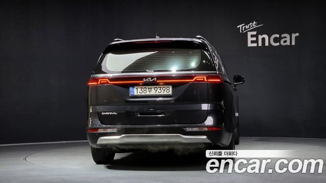 Kia Canival 2023 — photo 4