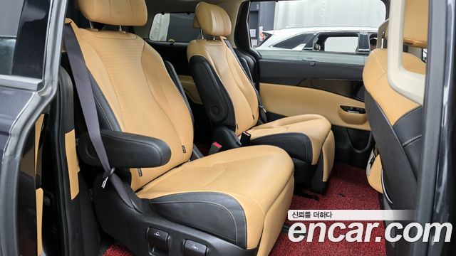 Kia Canival 2023 — photo 12