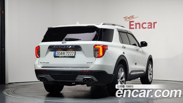 Ford Explorer 2022 — photo 2