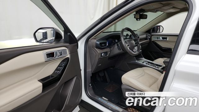 Ford Explorer 2022 — photo 10