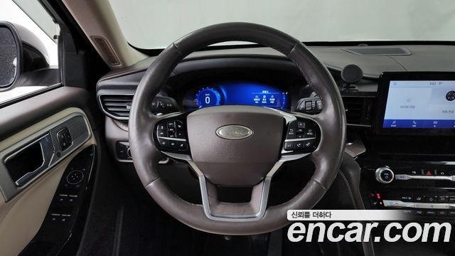 Ford Explorer 2022 — photo 13