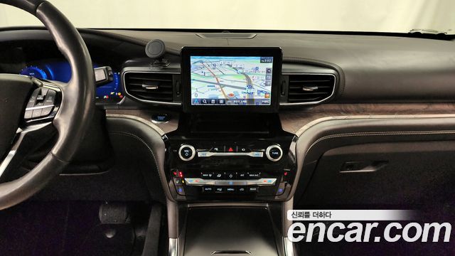 Ford Explorer 2022 — photo 14