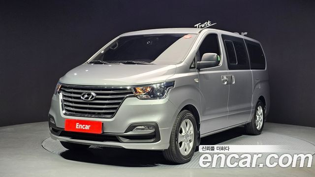 Hyundai Starex 2019 — photo 1