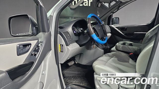 Hyundai Starex 2019 — photo 11