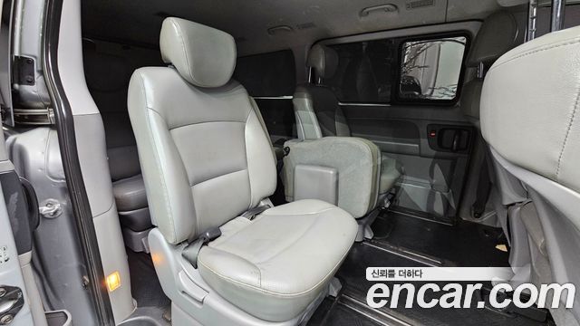 Hyundai Starex 2019 — photo 17