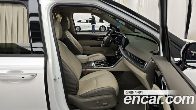 Kia Canival 2022 — photo 11