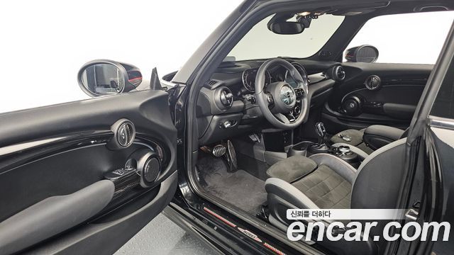 Mini Cooper 2023 — photo 10