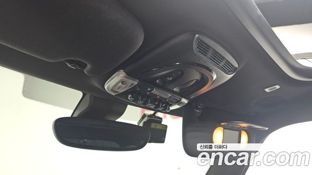 Mini Cooper 2023 — photo 18