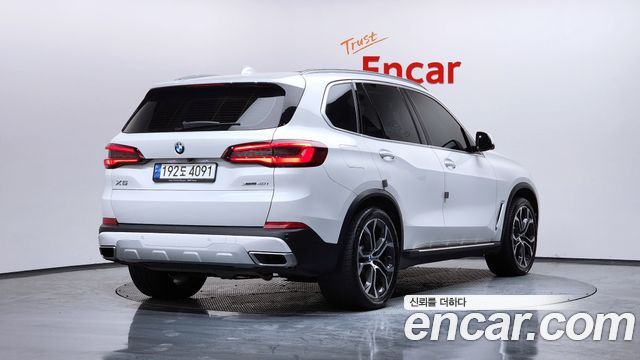 BMW X5 2021 — photo 2