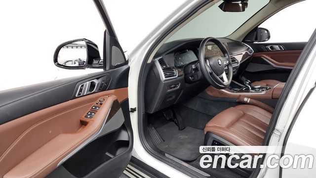 BMW X5 2021 — photo 10