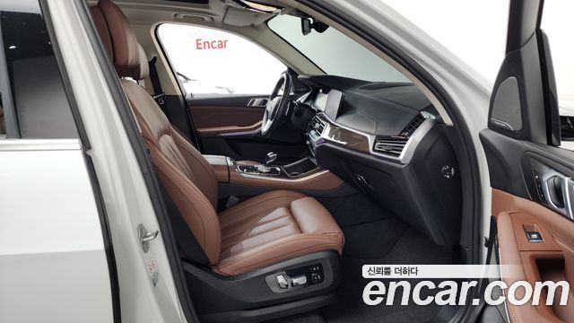 BMW X5 2021 — photo 11