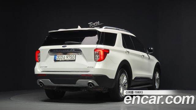 Ford Explorer 2022 — photo 2