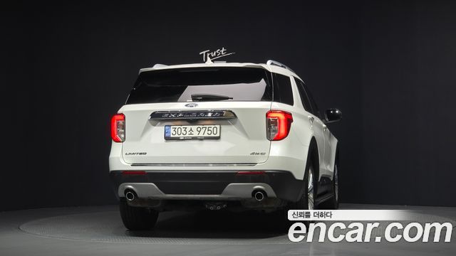 Ford Explorer 2022 — photo 4