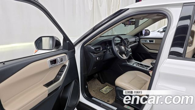 Ford Explorer 2022 — photo 10
