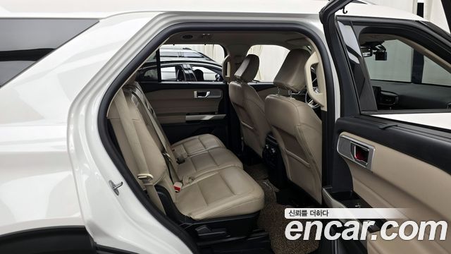 Ford Explorer 2022 — photo 12