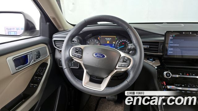 Ford Explorer 2022 — photo 13