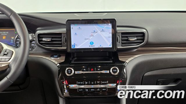 Ford Explorer 2022 — photo 14