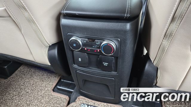 Ford Explorer 2022 — photo 19