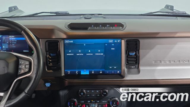 Ford Bronco 2022 — photo 16