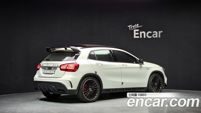 Mercedes-Benz GLA-Class 2018 — photo 2