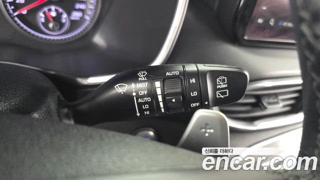 Hyundai Santafe 2023 — photo 17