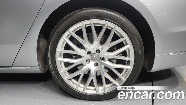 Audi A8 2015 — photo 5