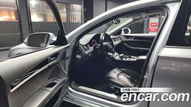 Audi A8 2015 — photo 10