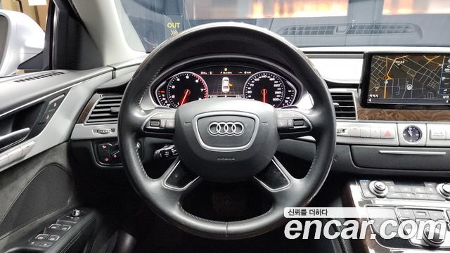 Audi A8 2015 — photo 13