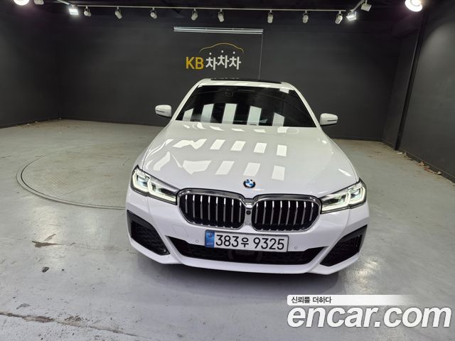 BMW 5-Series 2022 — photo 2