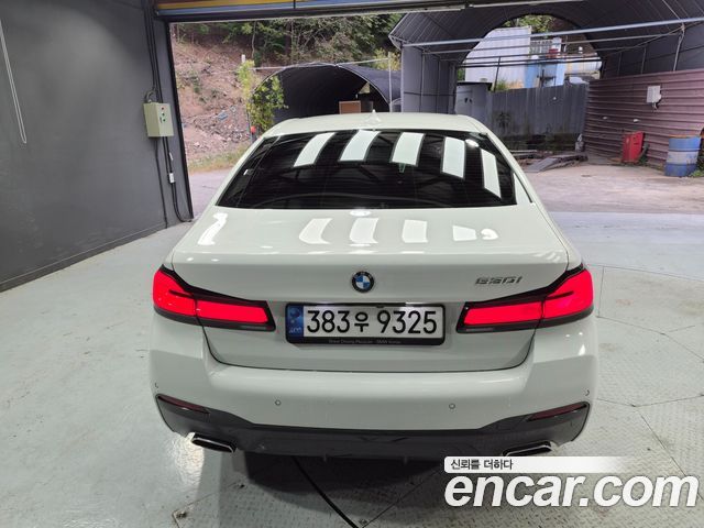 BMW 5-Series 2022 — photo 7