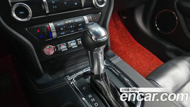 Ford Mustang 2019 — photo 9