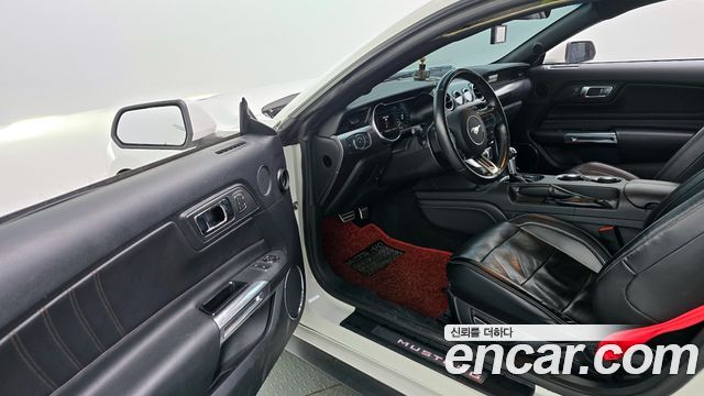 Ford Mustang 2019 — photo 10