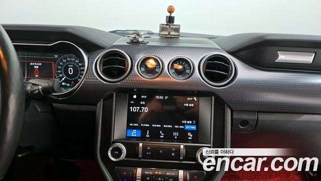Ford Mustang 2019 — photo 14