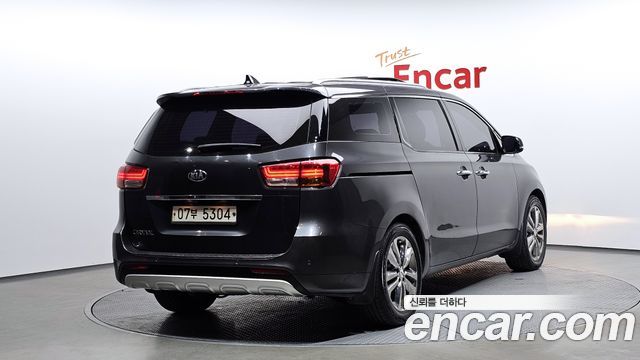 Kia Canival 2018 — photo 2