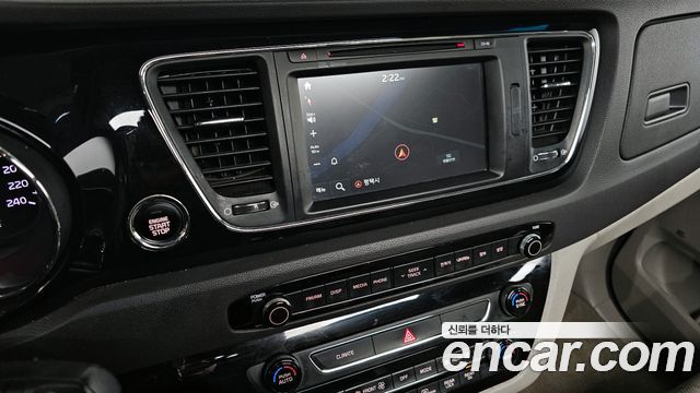 Kia Canival 2018 — photo 14