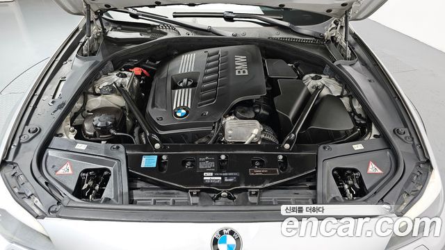 BMW 5-Series 2010 — photo 6