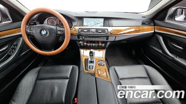 BMW 5-Series 2010 — photo 7